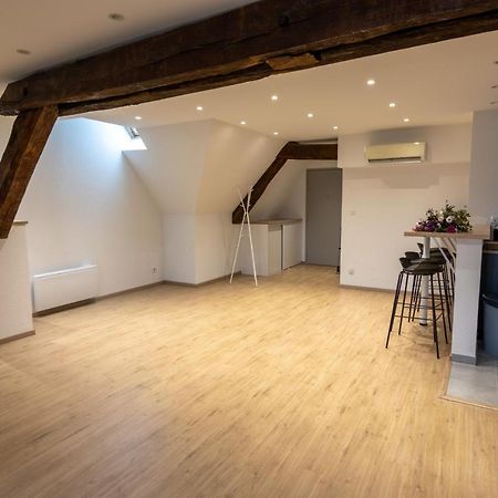 Magnifique Appartement Renove Dans Residence Saumur Luaran gambar